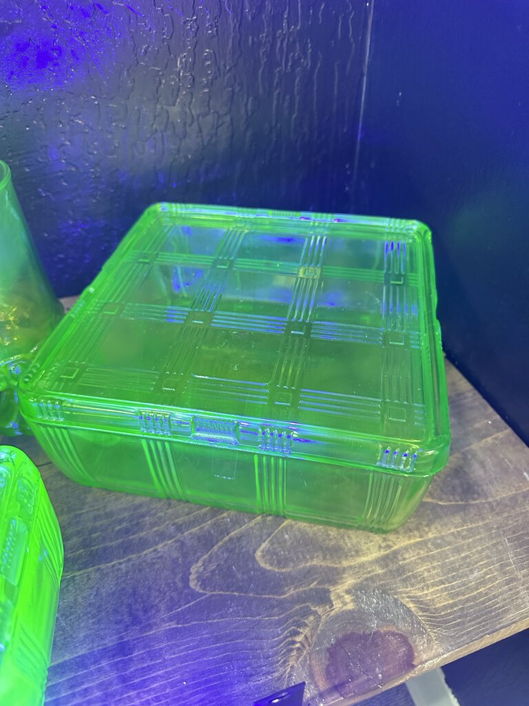 LARGE SQUARE REFRIGERATOR BOX, URANIUM