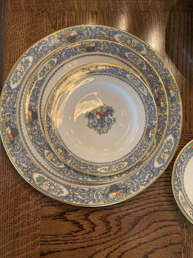LENNOX AUTUMN ESTATE CHINA SET