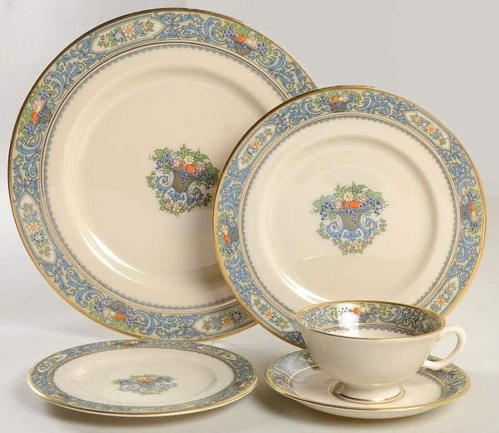 LENNOX AUTUMN ESTATE CHINA SET