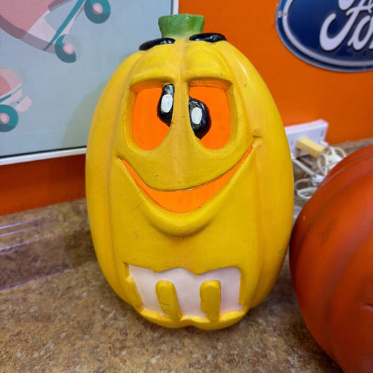 35-139 Yellow M&M Jack-0-Lantern Lighted