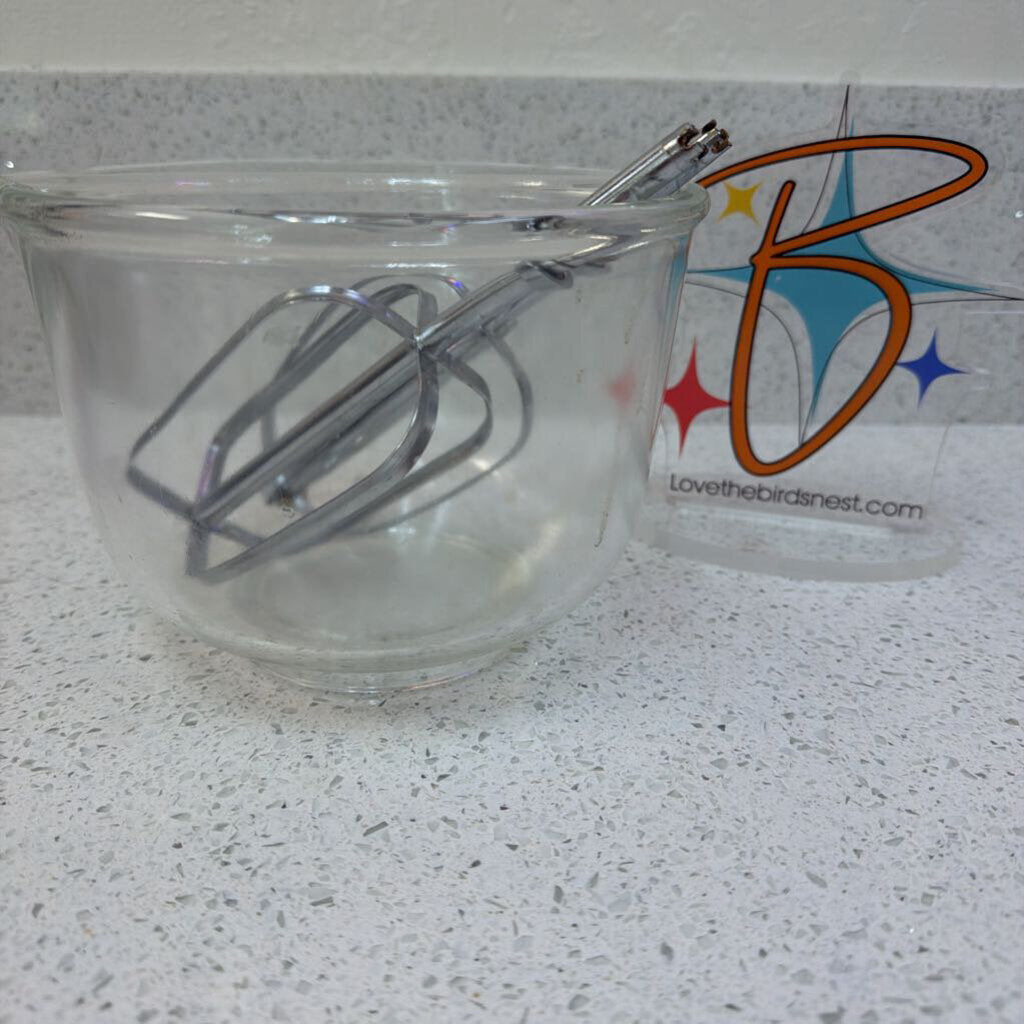 SUNBEAM CLEAR BOWL AND BEATERS