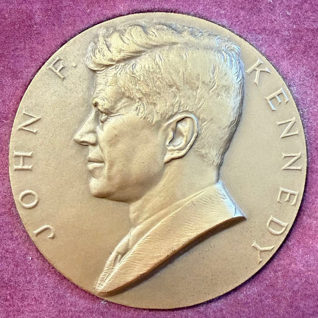 SET OF 4 FRAMED PRESIDENTIAL MEDALS
