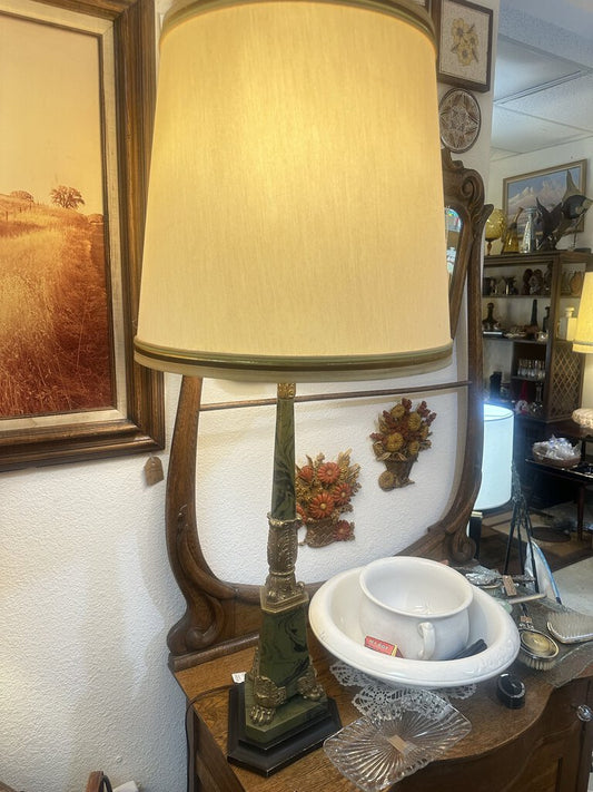 TALL TABLE LAMP GREEN