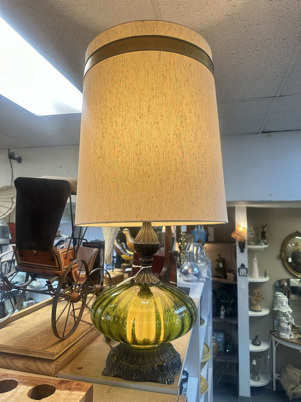 MID CENTURY TABLE LAMP
