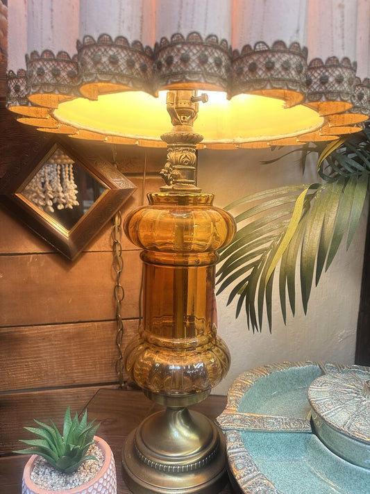 1970'S HOLLYWOOD REGENCY TABLE LAMP