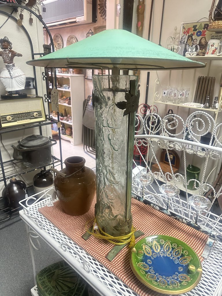 GLASS & METAL VINEYARD LAMP
