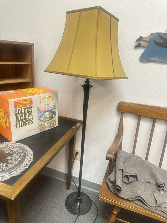 HAMMERED FINISH FLOOR LAMP WITH SHADE