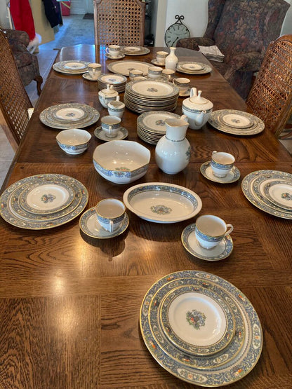 LENNOX AUTUMN ESTATE CHINA SET