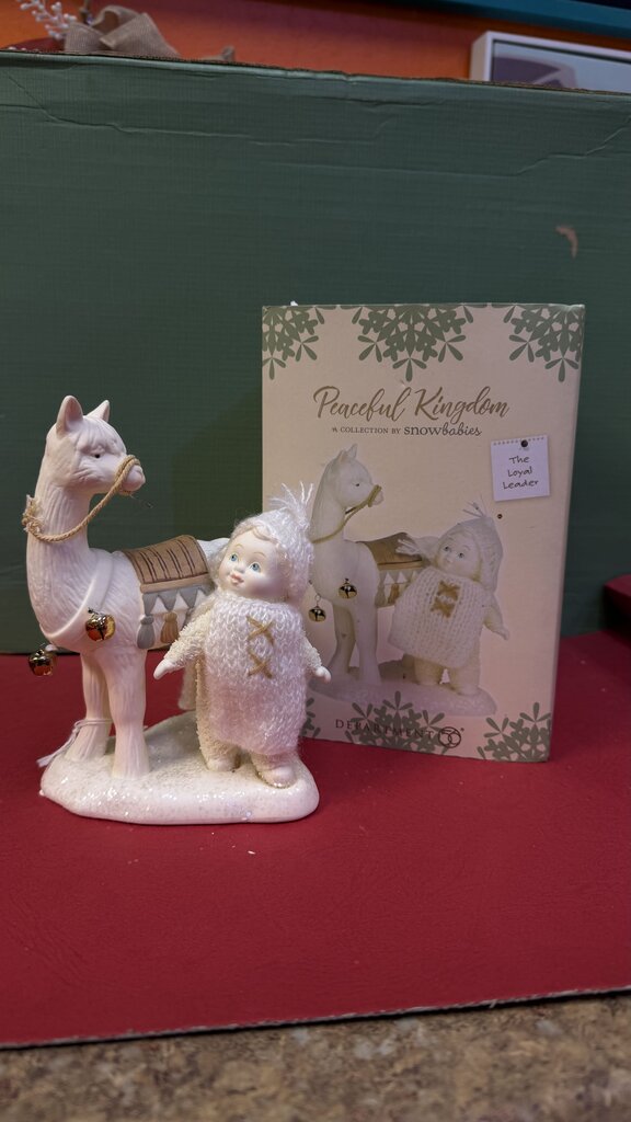 Snowbabies The Loyal Leader Figurine