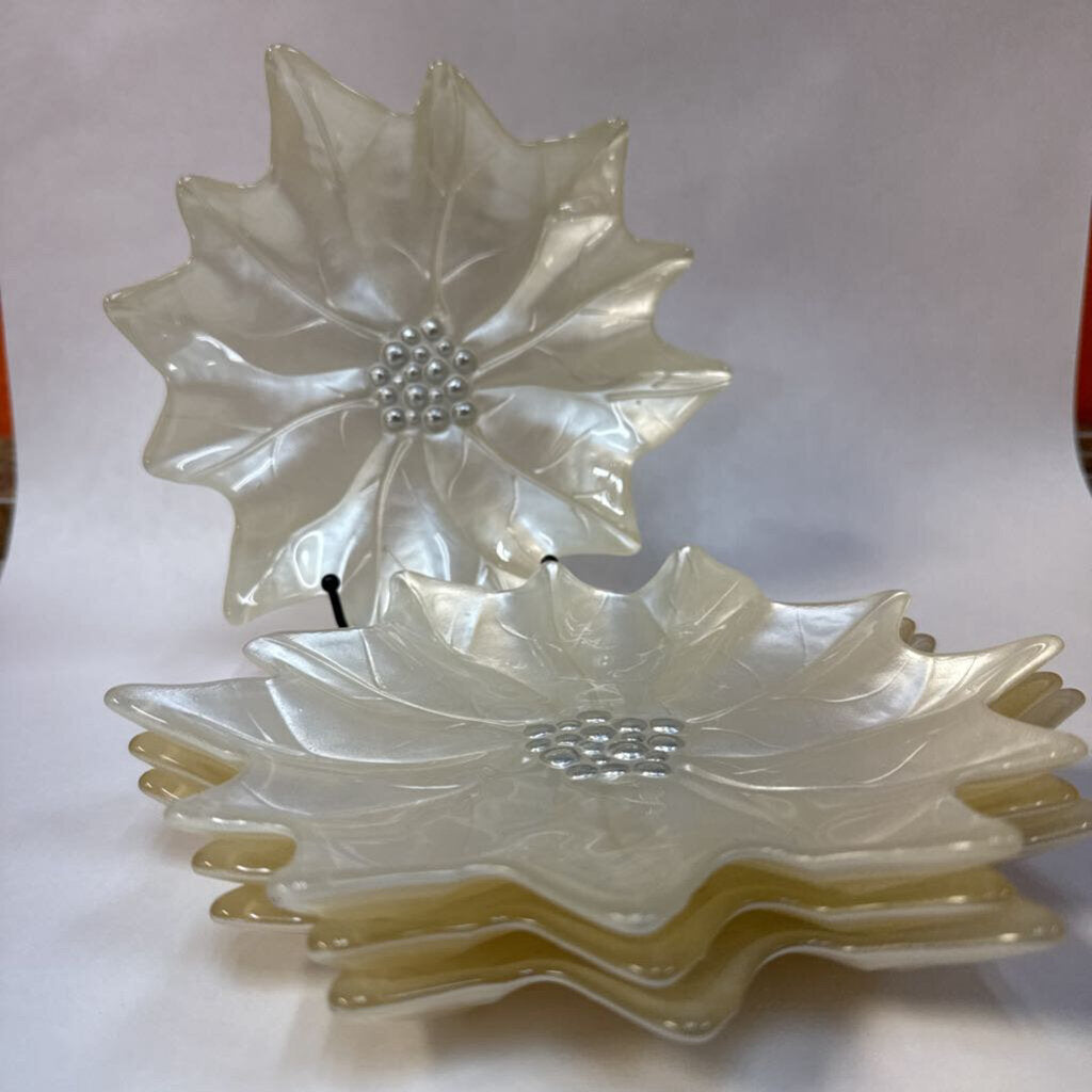 Princess House White Poinsettia Luncheon Plates Set of 4