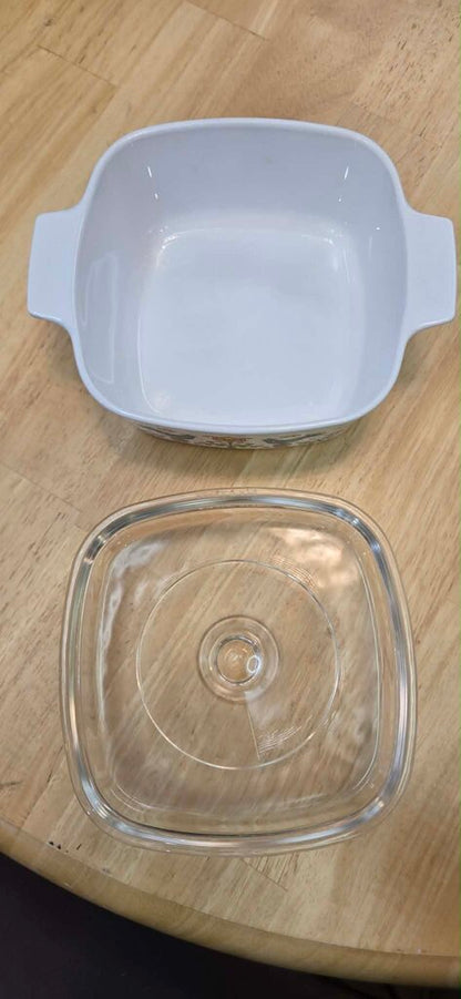 1975 Corningware Country Festival 1.5qt with Pyrex Lid.
