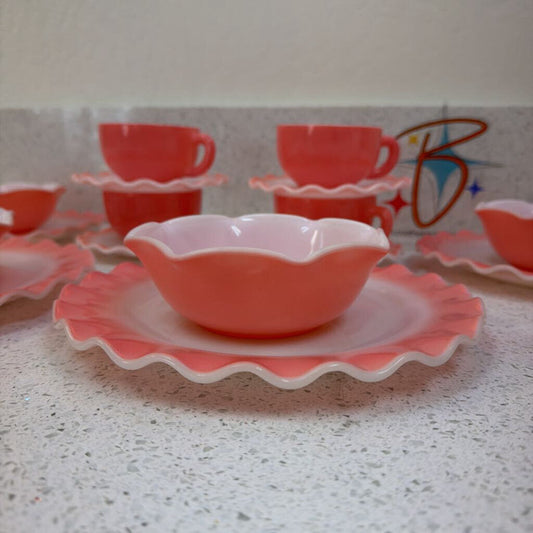 HAZEL ATLAS CRINOLINE 19 PC SET