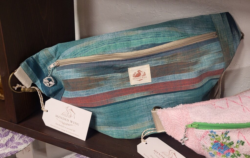MENDED WING - Southwestern Stripe Lg. Belt Bag