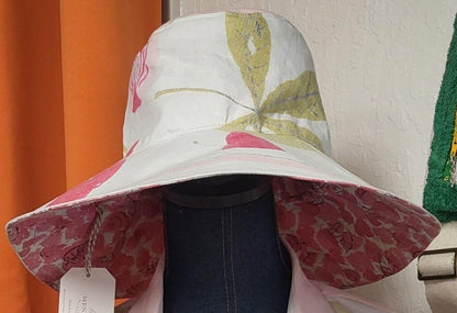 MENDED WING - Vtg. Fruit Linen Sun Hat
