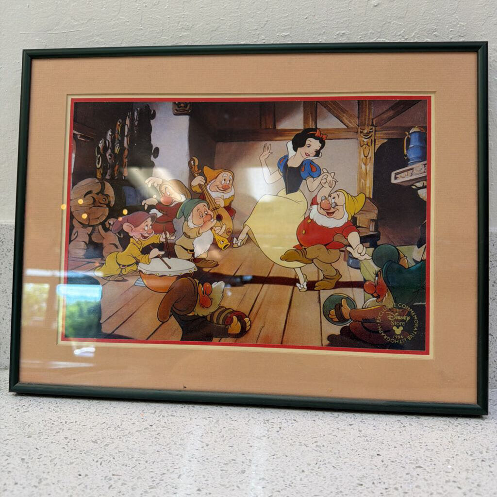 SNOW WHITE LITHOGRAPH IN FRAME