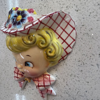 VINTAGE LEFTON KITSCHY WALL POCKET
