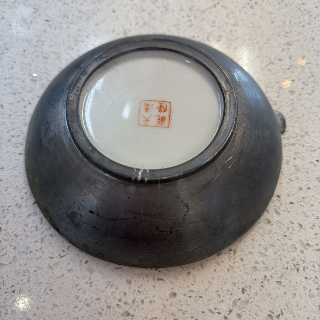 ASIAN FLORAL ASHTRAY