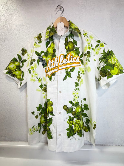 MENDED WING - Men's Athletics Vtg.Green Fruit Tablecloth Jersey Shirt - Size L
