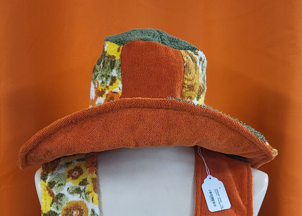 MENDED WING - Vtg Towel Sunhat - Orange/Green Floral