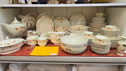 Hall Jewel Tea Autumn Leaf 91-Piece Dinnerware Set