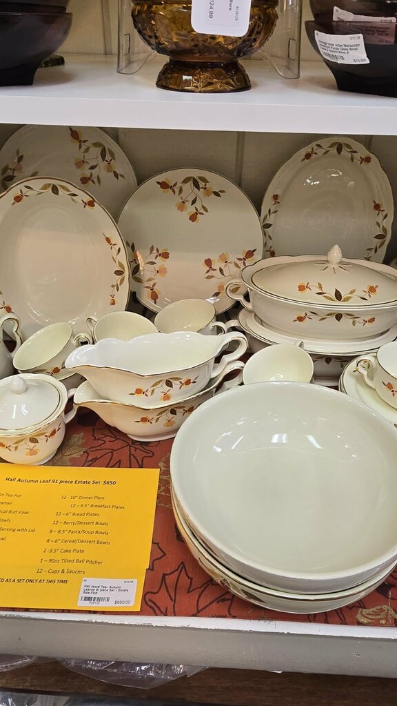 Hall Jewel Tea Autumn Leaf 91-Piece Dinnerware Set
