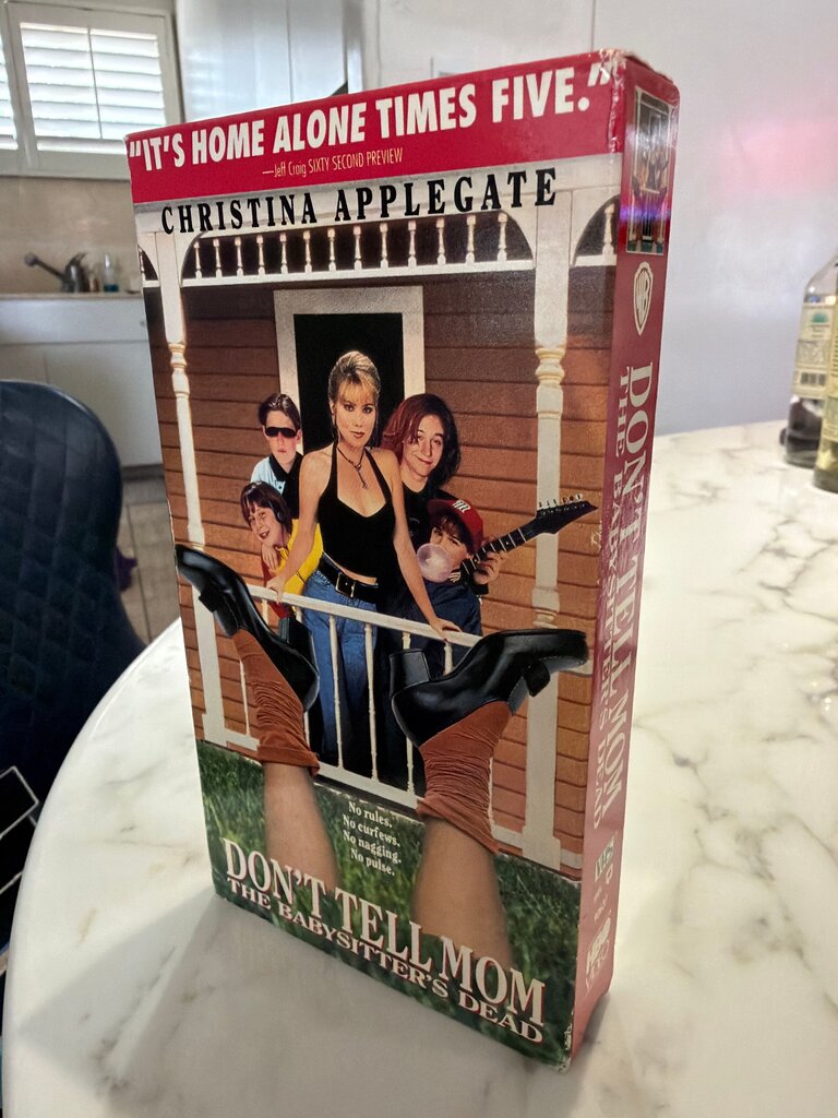Don't Tell Mom the Babysitter's Dead VHS